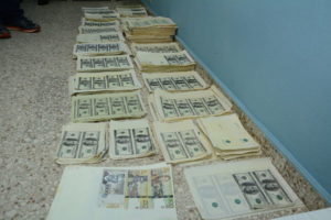 Dólares falsos incautados en allanamiento a residencia en SDE