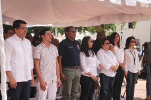 David Collado (izquierda) en la conmemoración del 519 aniversario de la ciudad de Santo Domingo
