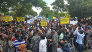 Agropecuarios protestan frente al Palacio Nacional
