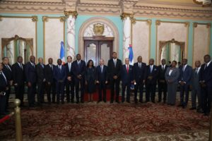 El presidente Danilo Medina y los presidentes del Senado y de la Cámara de Diputados de Haití, Joseph Lambert y Gary Bodeau, respectivamente.