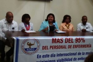 Representantes de Gremios de Enfermeras durante rueda de prensa
