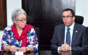 Los ministros de Salud, Altagracia Guzmán Marcelino. y de Educación, Andrés Navarro.