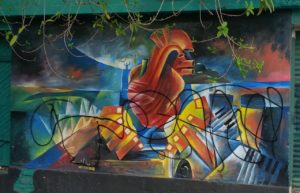 Vándalos dañaron murales de la ciudad de Santiago