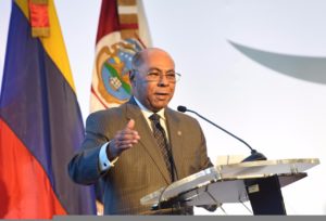 Milton Ray Guevara, presidente del TC habla en el congreso.