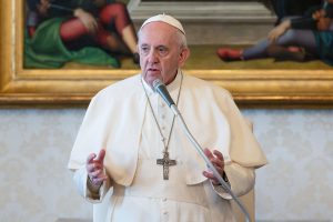 Papa releva al cardenal Tukrson del Departamento de Desarrollo humano
