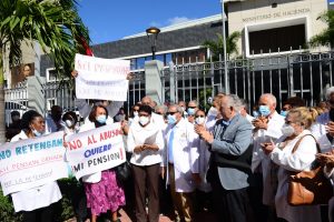 Médicos denuncian irregularidades en el cobro de pensiones